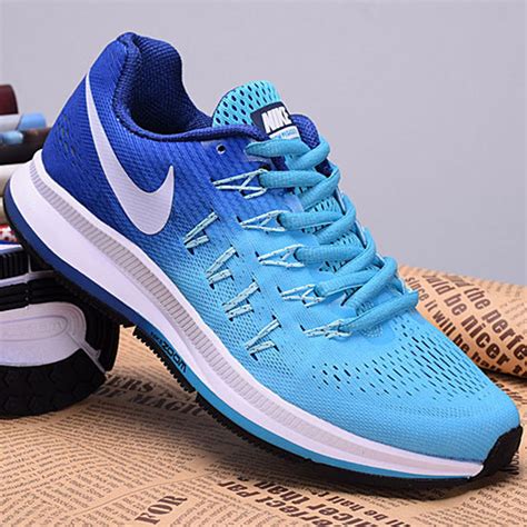 Sneakers & Sportswear .